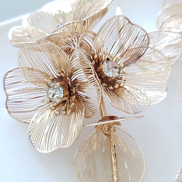 New! Zara Cascading Floral Earrings - Picture 13 of 14